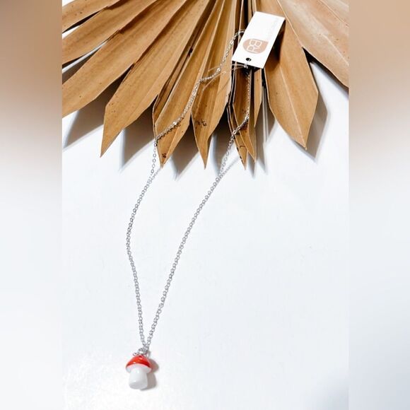 mushroom necklace - Picture 2 of 3